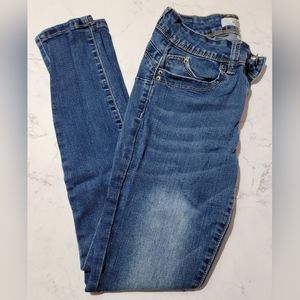 YMI Wanna Better Butt Size 5 Skinny Jeans